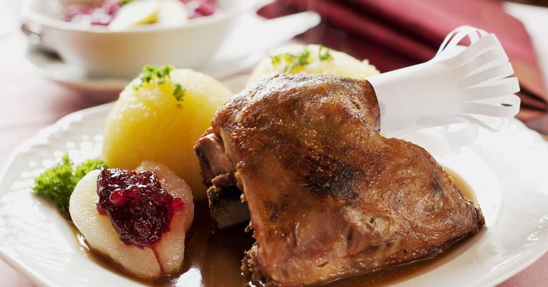 Entenkeule mit Klößen