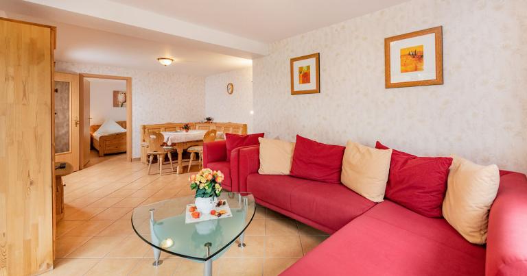 Wohnzimmer mit Couch